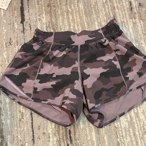 lululemon hot hots high rise 4” inseam